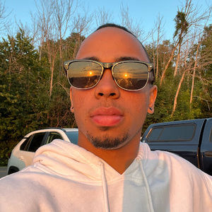 Meet your Posher, Carlos javier